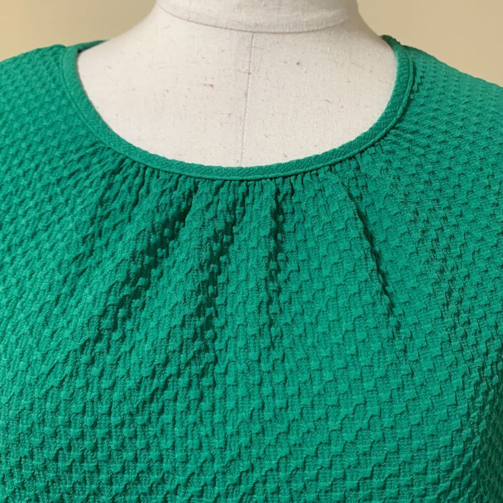 Green Textured Puff Sleeve Pink Embroidered Blouse Women's Short Sleeve Top - Picture 4 of 9